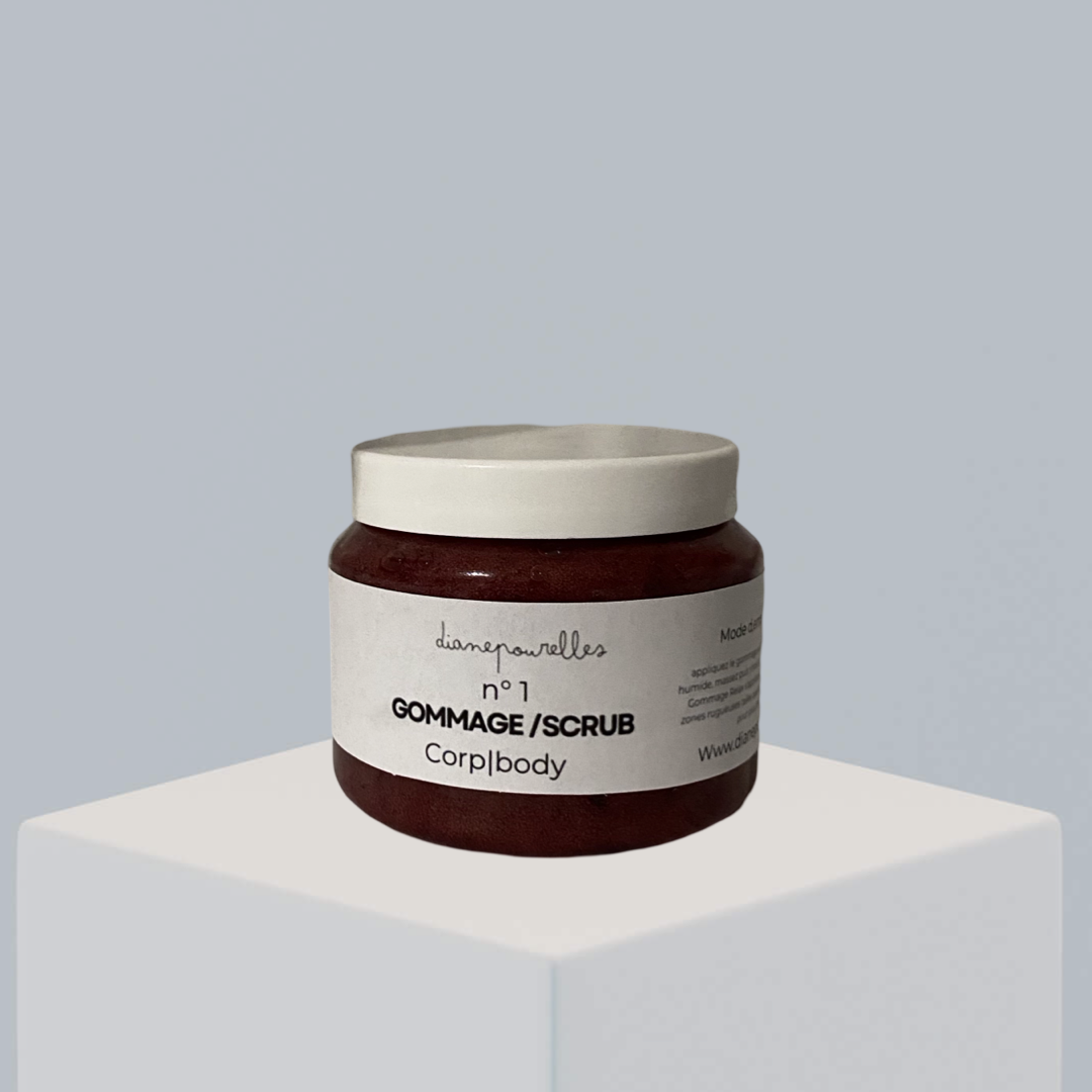 GOMMAGE CORPS EXFOLIANT ET NOURRISSANT ÉCLAIRCISSANT